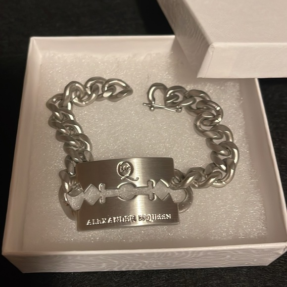 Alexander McQueen Accessories - Alexander McQueen Razor Blade Bracelet